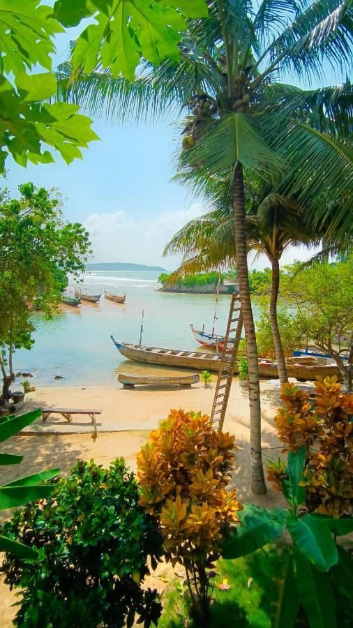 Scorpion Hill Lodge Busua Dış mekan fotoğraf